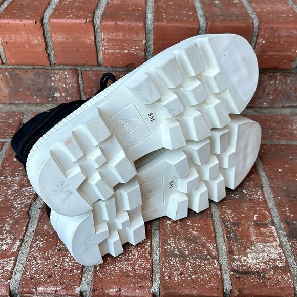 Gianni Bini Wander Lust Lug Sole Platform Boots in Black Women's Size 8 - Picture 6 of 7